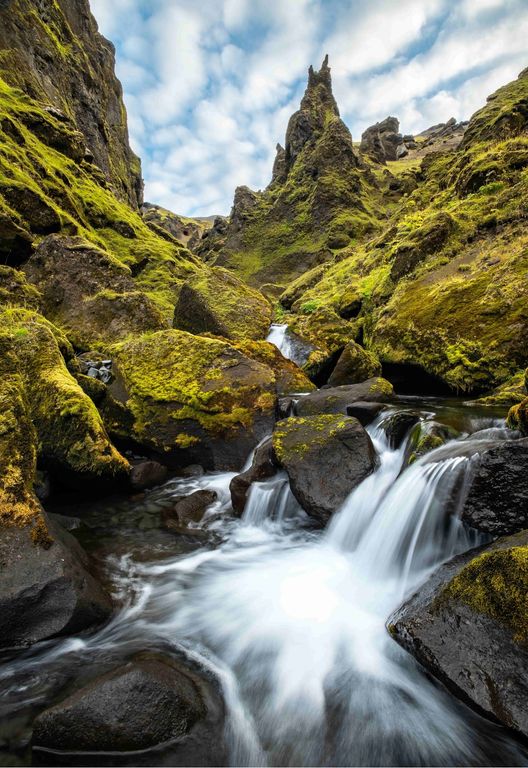 THakgil-Canyon-Southern-Highlands-of-Iceland-5 travel-landscape-08